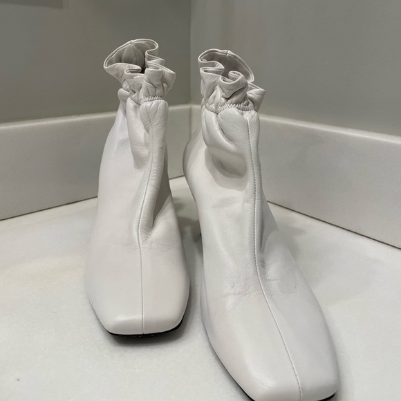 Givenchy White ankle boot heels - Picture 2 of 3